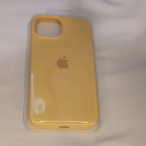 Apple iPhone 15 Silicone Cover - Bright Yellow